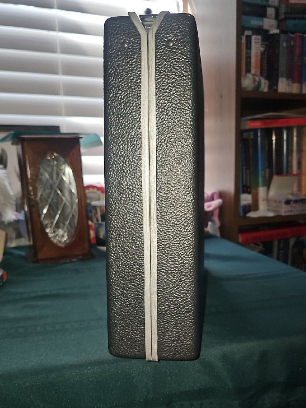 Samsonite Black Hard-Shell Case - Picture 5 of 9